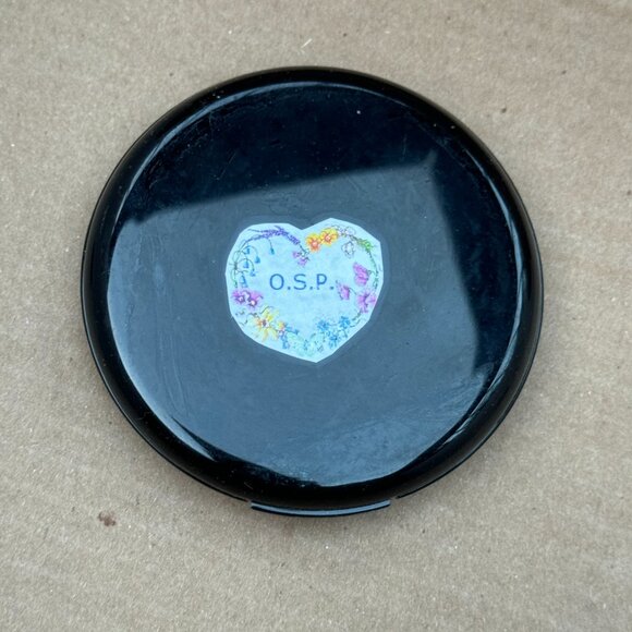 OSP Cosmetics Photochromatic Pressed Powder in Coffeehouse - Picture 2 of 11